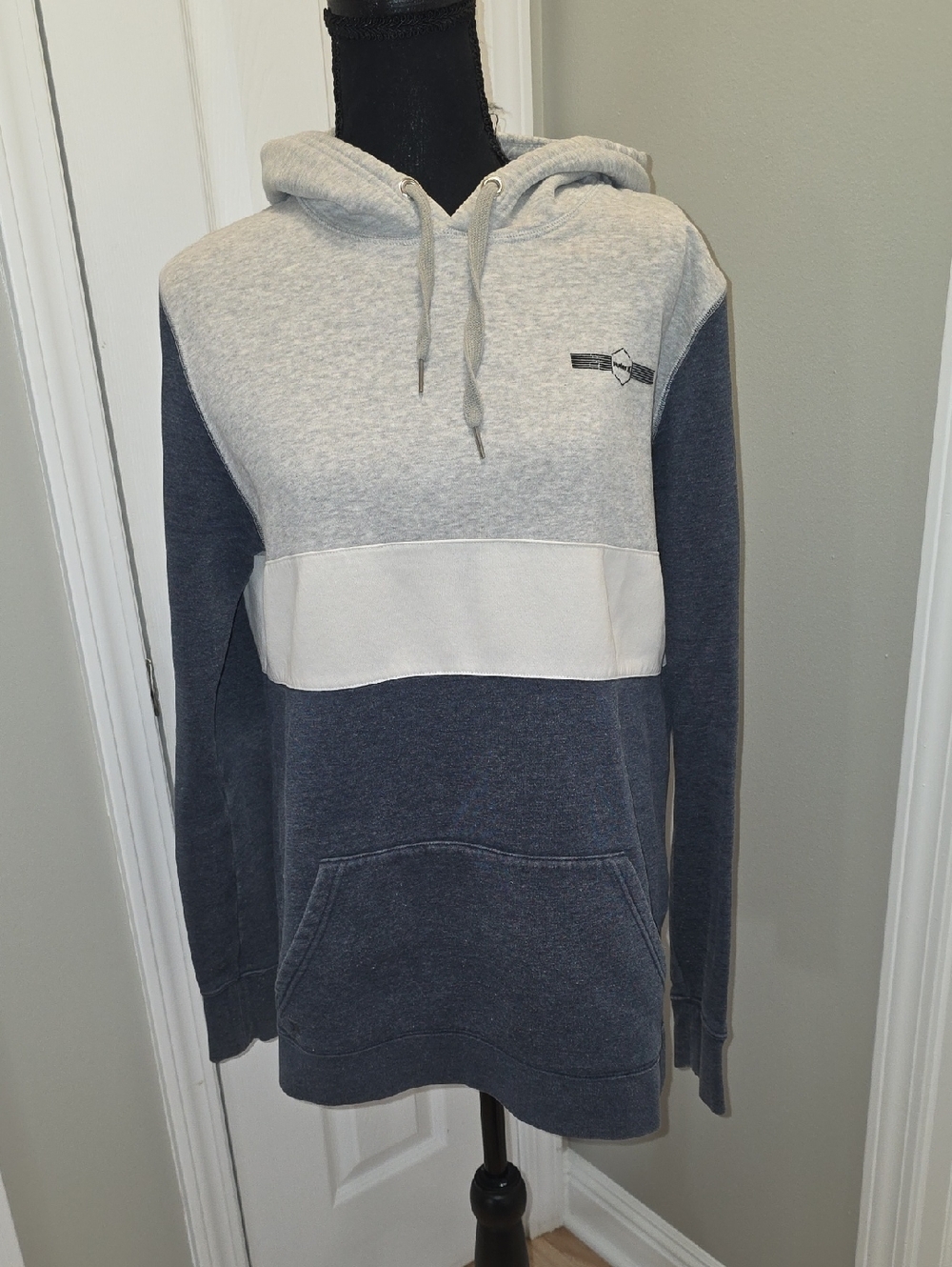 Hurley Womens Colorblock Pullover Hoodie in Light Gray, Cream & Dark Gray